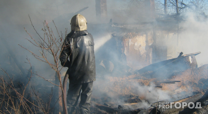 В Сыктывдинском районе загорелись надворные постройки
