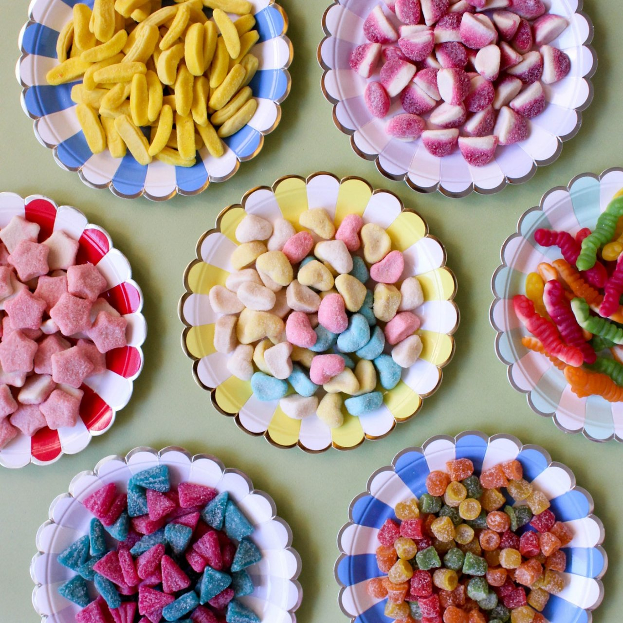 В Госдуме предлагают запретить продавать сладости детям