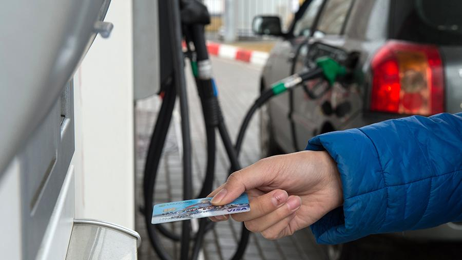 Стало известно, как будут меняться цены на бензин до конца 2018 года