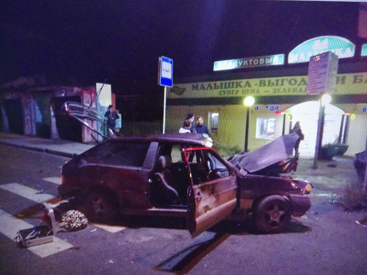 В Коми водитель ВАЗа сыграл в боулинг: сбил пешехода и три машины (фото)