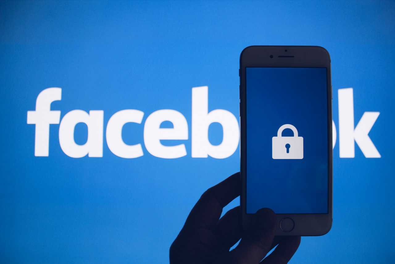 Facebook удаляет российских пользователей. Почему?