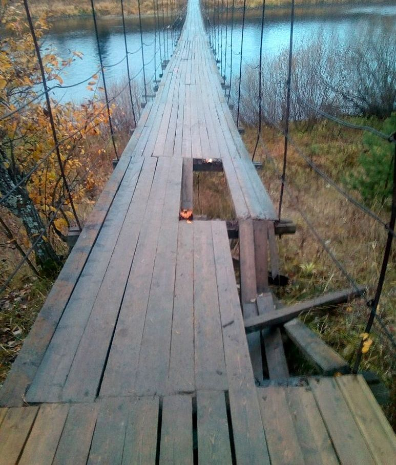 Мост в Сосногорске неизвестные рушат третий раз