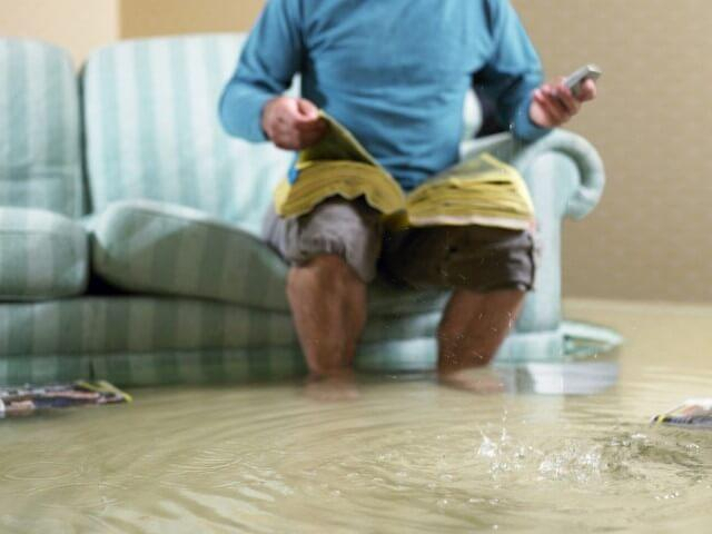 Как уберечь свою квартиру от затопления и не оплачивать ремонт соседям?