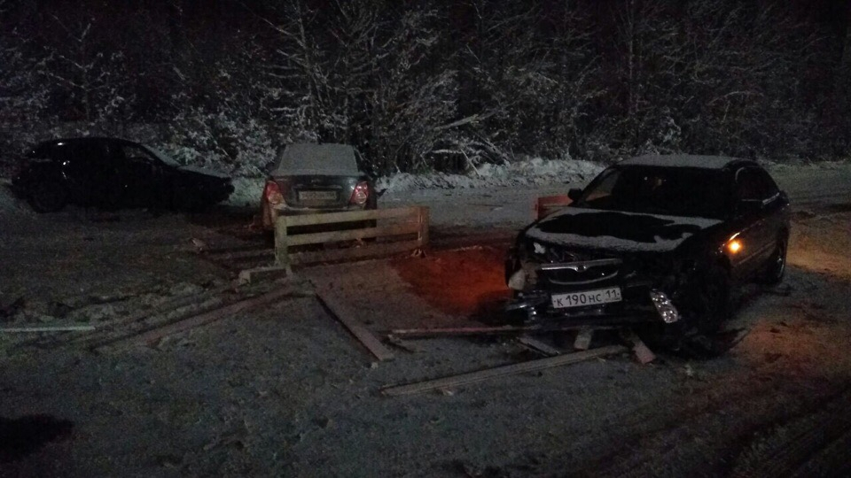 На трассе Сыктывкар-Ухта произошло тройное ДТП: трое в больнице