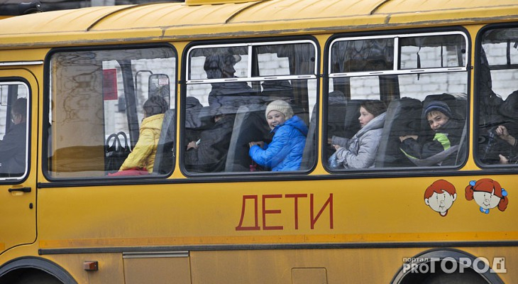 В Коми в кювет перевернулся автобус с детьми