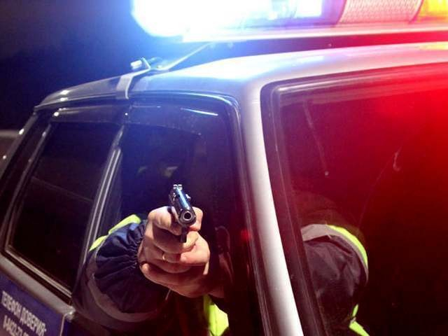 В Коми пьяного водителя остановили только выстрелы в спину