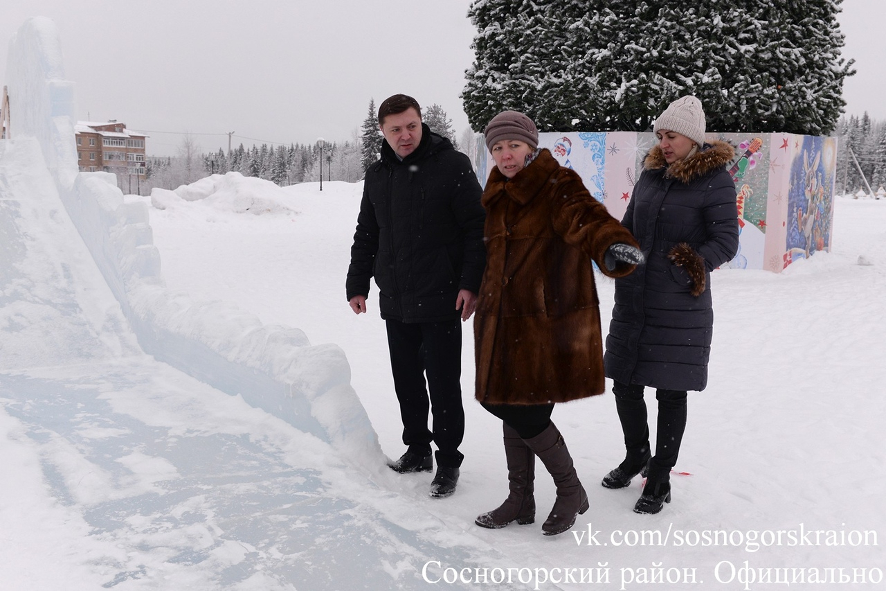 Мэр Сосногорска проверил исправность ледовых горок
