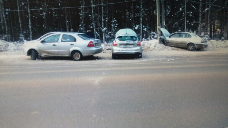 На трассе Сыктывкар - Ухта произошло ДТП с четырьмя авто