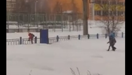 Появилось видео, как в Сосногорске дети проходят через антитеррористическую калитку
