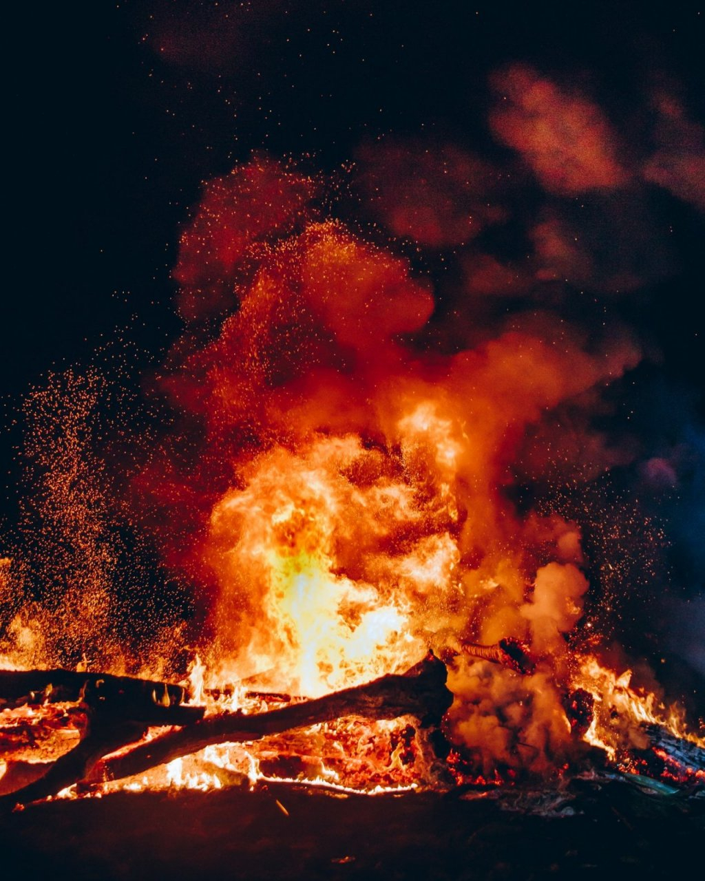 В Сосногорске сгорел жилой дом: на пожаре погиб мужчина