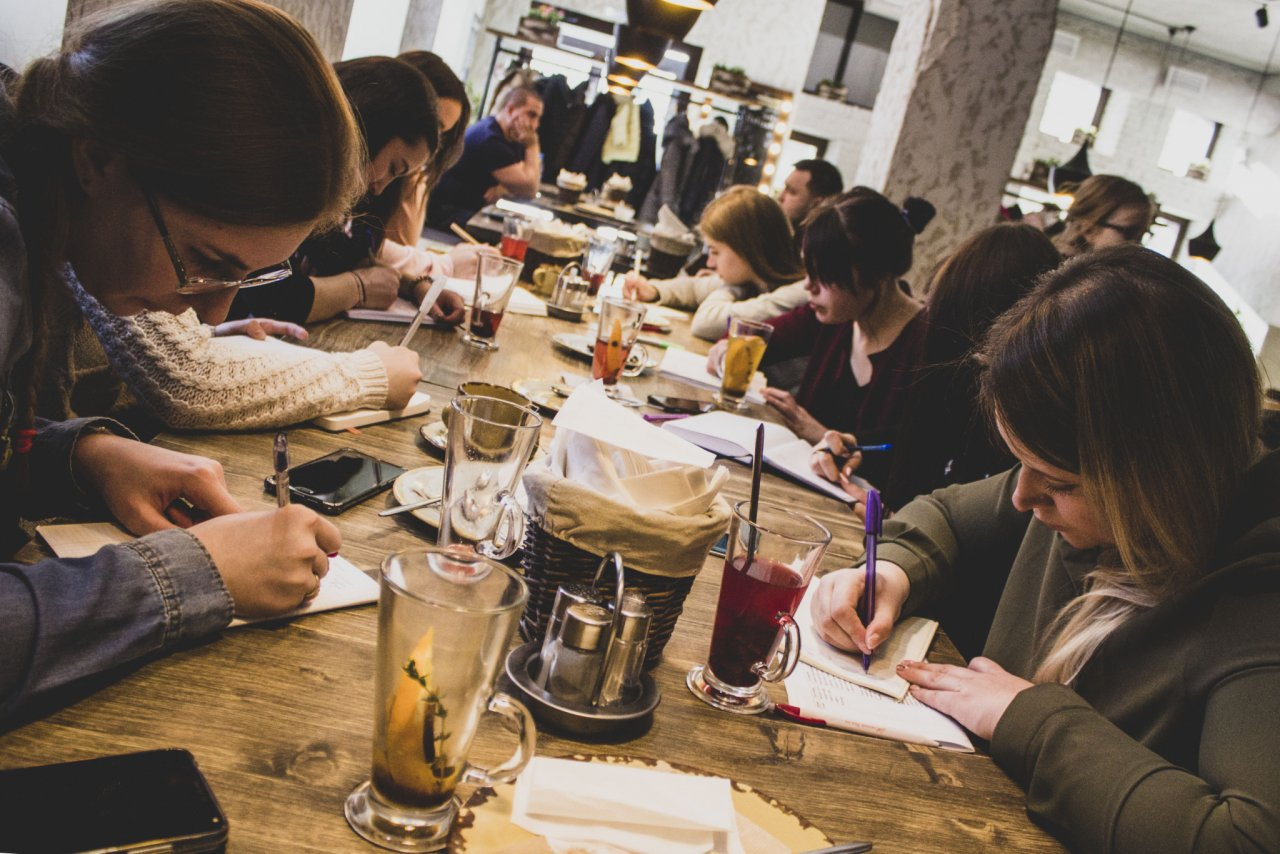 Ухта вошла в 20 городов мира, где проходят креативные завтраки "Булочки с текстом"