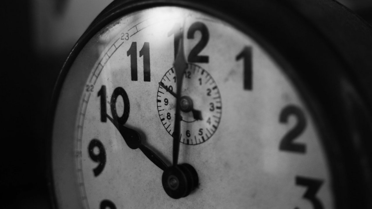 Ученые рассказали об опасности перевода часов