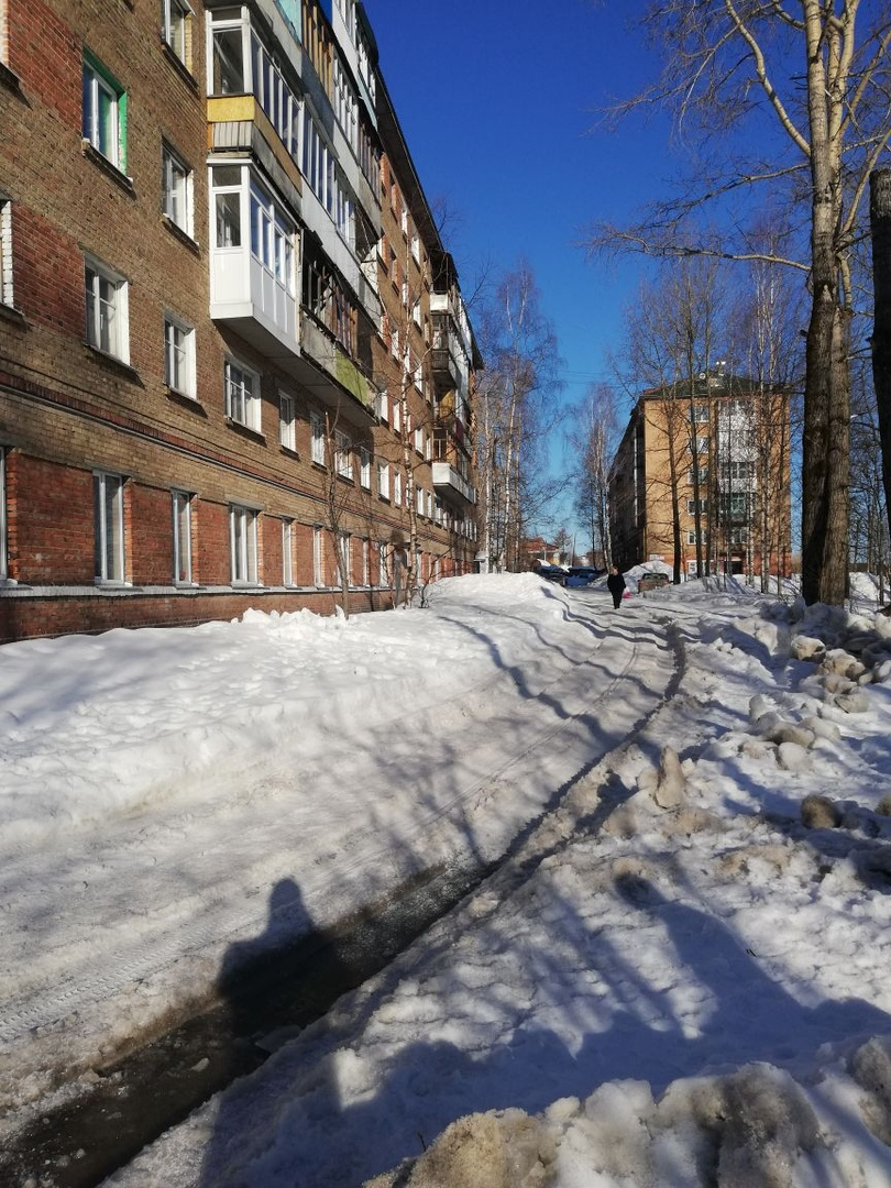 В Сосногорске не чистят улицу у Совета ветеранов и Центра помощи населению