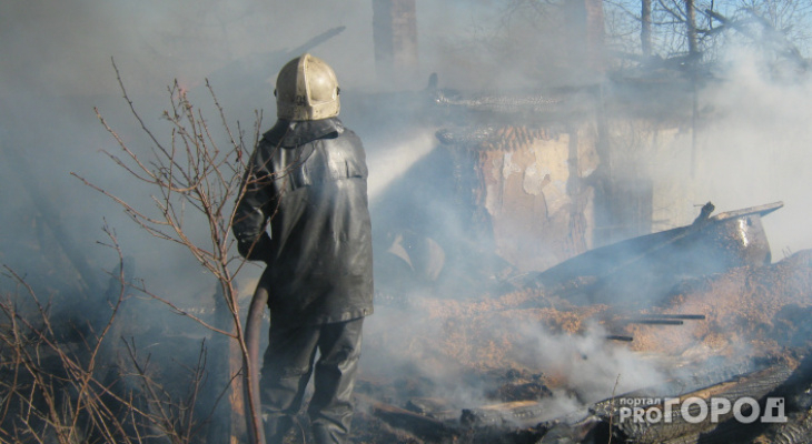 В Сосногосрске на пожаре в жилом доме загорелся мужчина