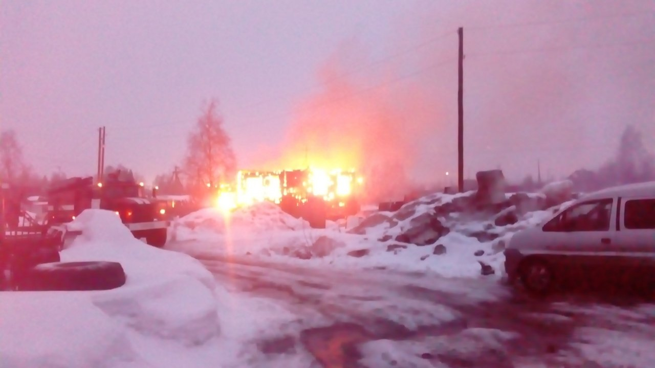 Отец десятерых детей из Сосногорска поделился фотографиями с пожара