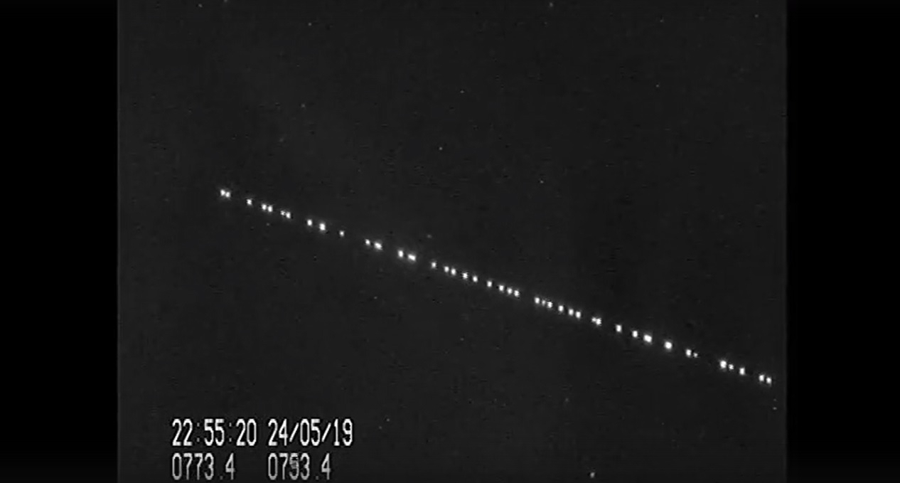 Ночью над Ухтой пролетели спутники "SpaceX"