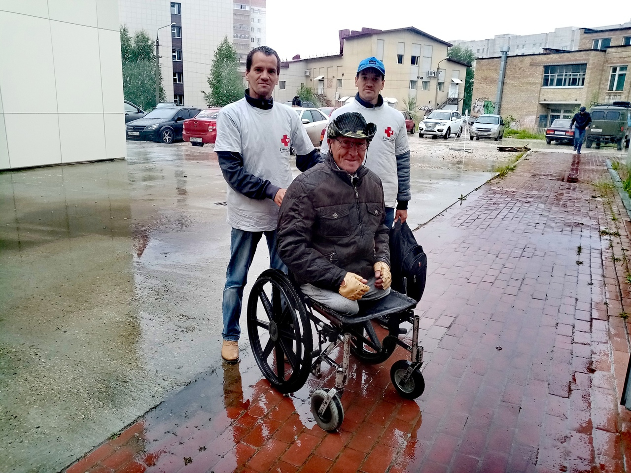 Ухтинские волонтеры “Милосердия” помогли воркутинцу без ног вернуться домой