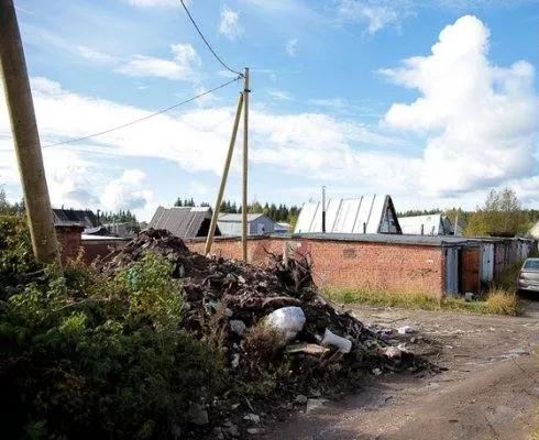 Фото к статье: В Коми по вине отца погиб 8-летний ребенок, и мужчина спрятал тело сына среди гаражей