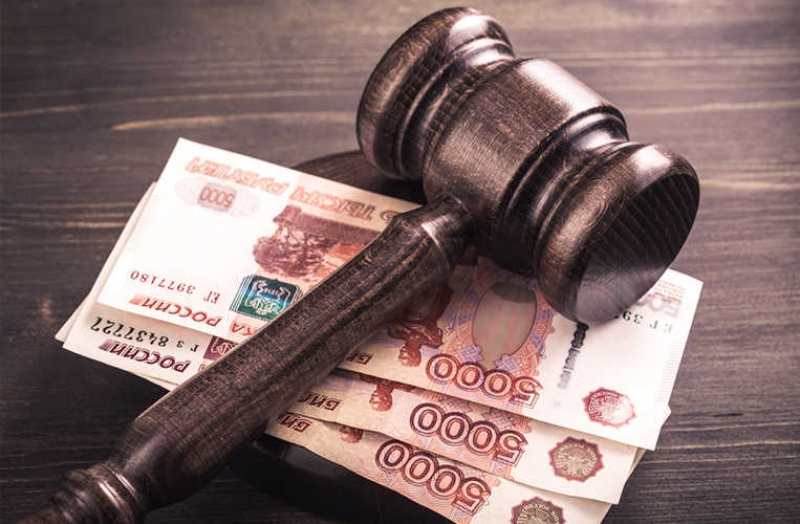 Ухтинский чиновник оштрафован за незаконное увеличение контракта на 800 000 рублей