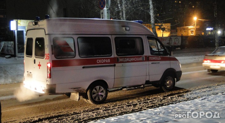 На трассе Ухта - Сыктывкар произошло жесткое ДТП с участием микроавтобуса