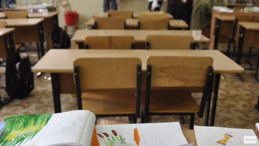 Российских школьников хотят научить писать жалобы на нарушителей закона