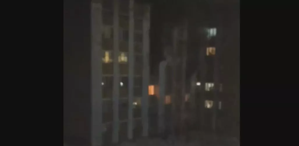 Фото к статье: Появилось видео пожара в общежитии в Ухте на Нефтяников