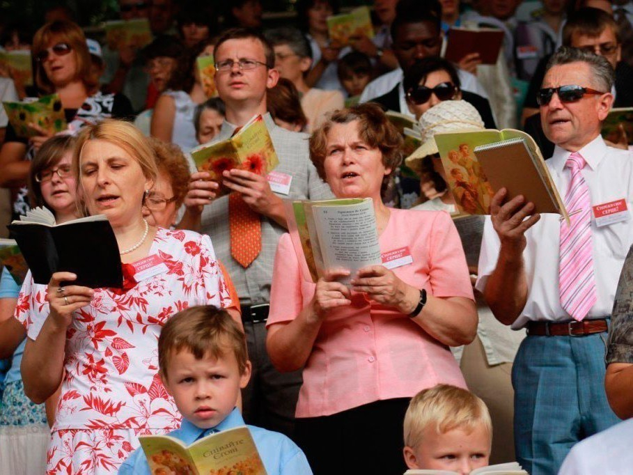 В Коми прошли массовые обыски в домах "Свидетелей Иеговы"