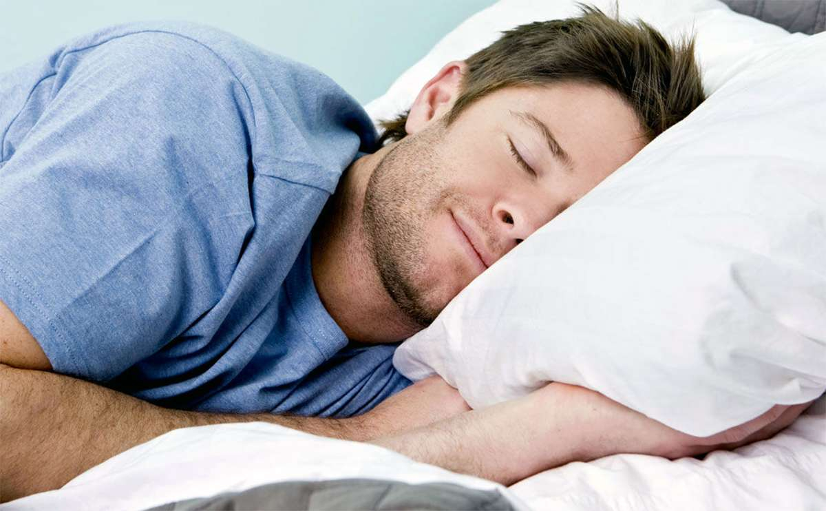 Ученые рассказали, как правильно спать