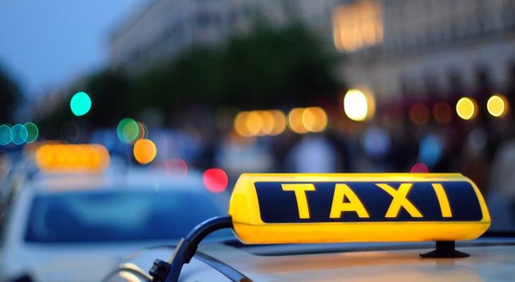 В Ухте таксист не позволил пенсионерке стать жертвой мошенников