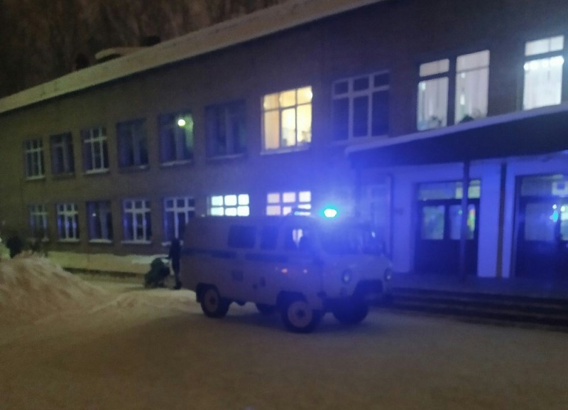 В столице Коми школьник угрожал директору убийством