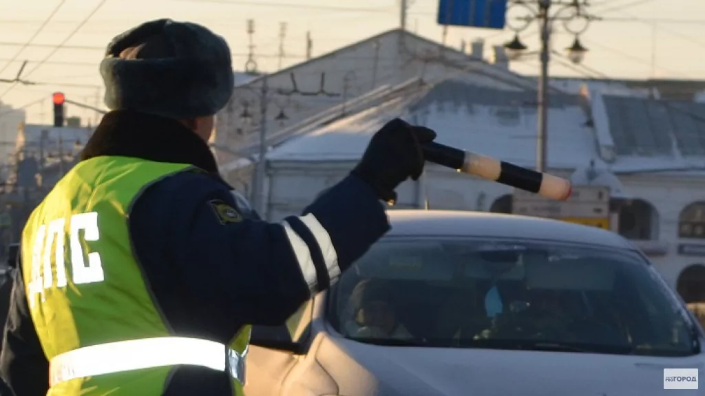 Фото к статье: Под Ухтой в ДТП погиб пассажир отечественной легковушки
