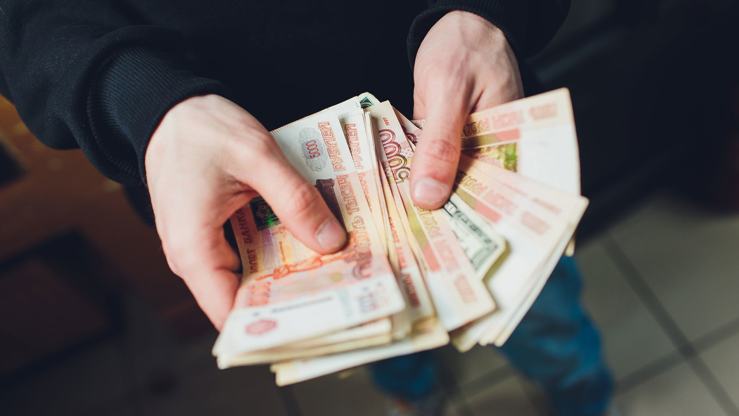 В Коми средняя зарплата в январе составила 52,9 тысячи рублей