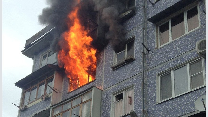 В Коми на пожаре огнеборцы спасли 9 человек