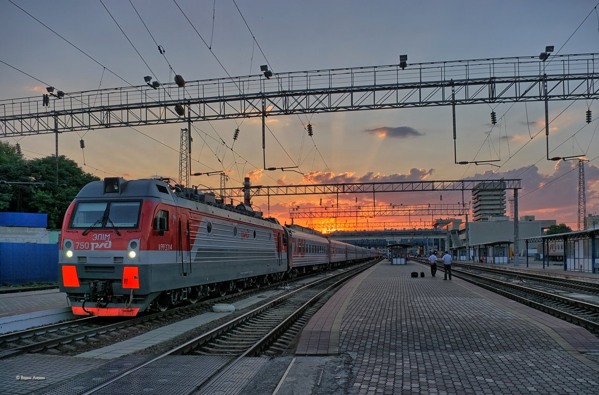 Поезд Москва - Лабытнанги попал под сокращение