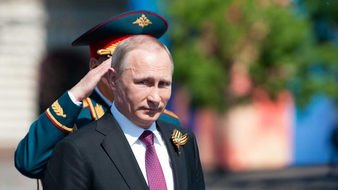 Путин объявил 24 июня нерабочим днем для проведения военных парадов
