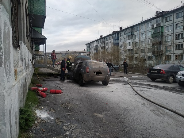 В Коми неизвестные подожгли автомобиль руководителю "ТНТ-Воркута"