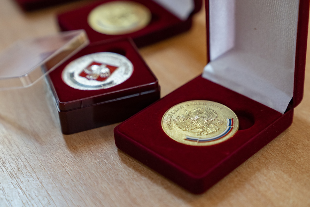 72 выпускника в Ухте получили медали за окончание школы