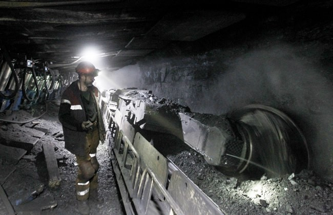 В Коми шахтера насмерть придавило самоходным вагоном