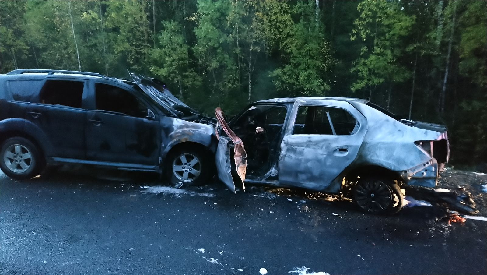 В Коми в загоревшейся машине погиб молодой водитель