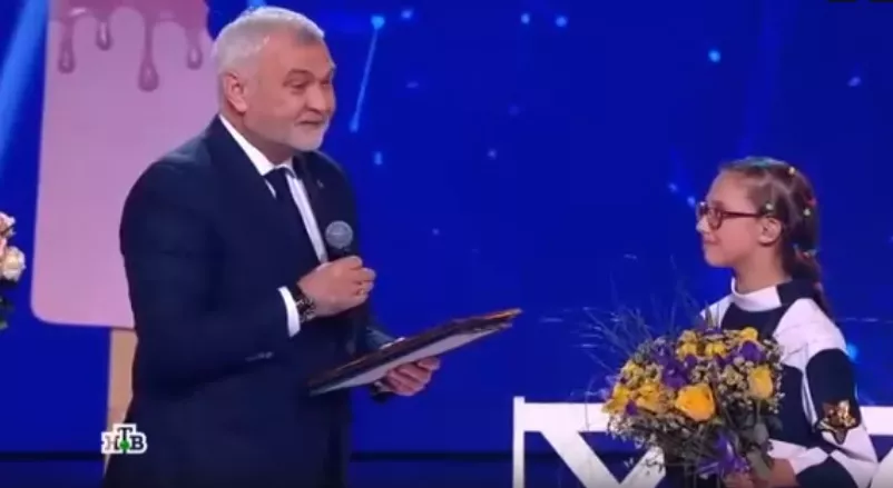 Фото к статье: Глава Коми поздравил Валерию Верногорову с участием в конкурсе "Ты супер!"