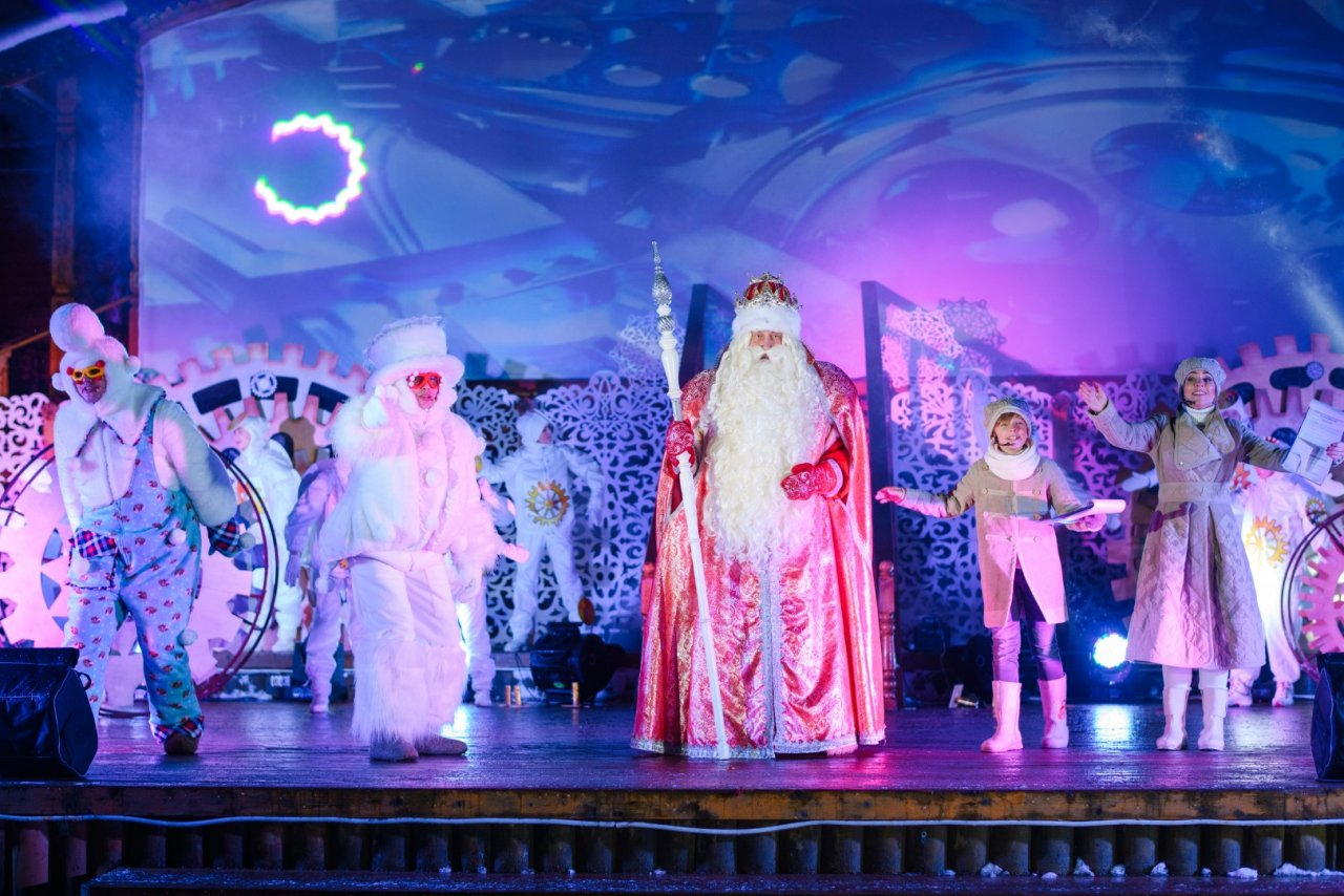В России поздравляют с днем рождения Деда Мороза