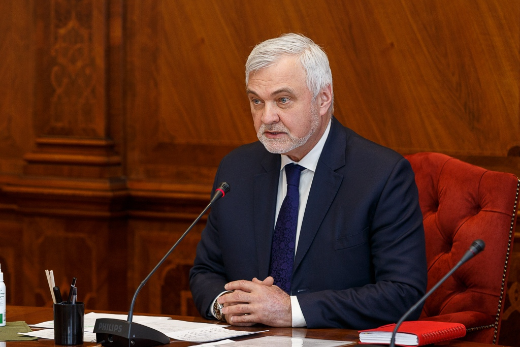 Владимир Уйба обсудил с полпредом президента эконмическое состояние региона