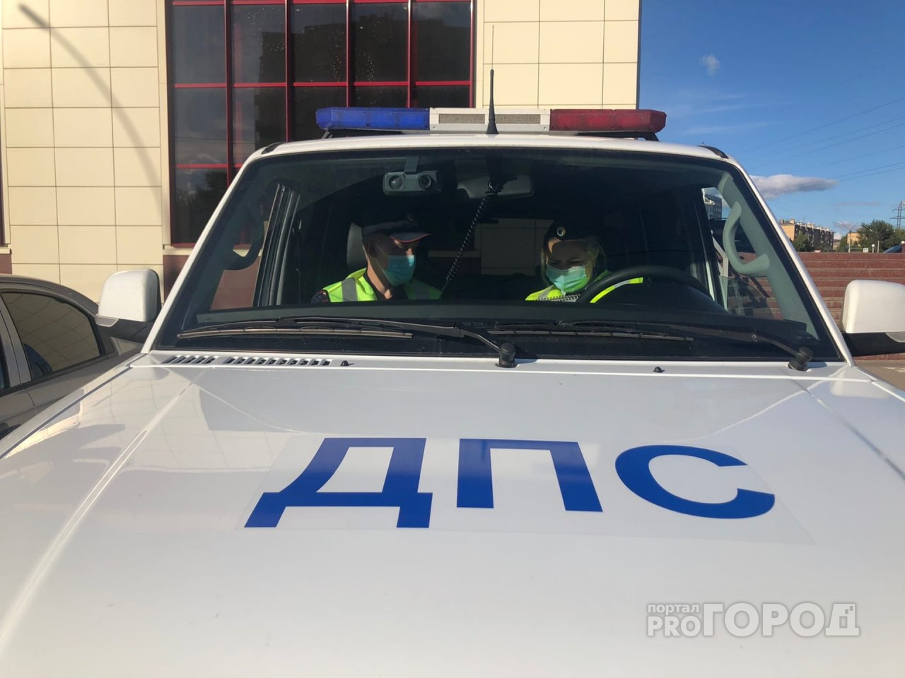 Житель Ухты получил 5 суток ареста за тонированный автомобиль