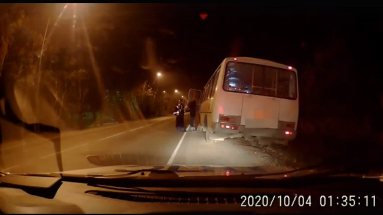 В Коми на 1 год посадят кондуктора, за угон автобуса в котором он работал
