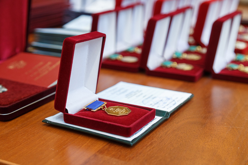 Глава Коми наградил четверых ухтинцев почетными званиями и грамотами