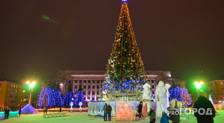 Новогодняя елка в Сыктывкаре стала одной из самых высоких в России