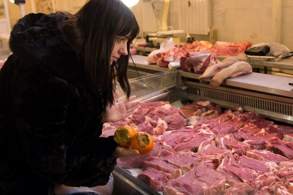 Владельцы элитного продуктового магазина в Коми "впаривали" покупателям опасное мясо