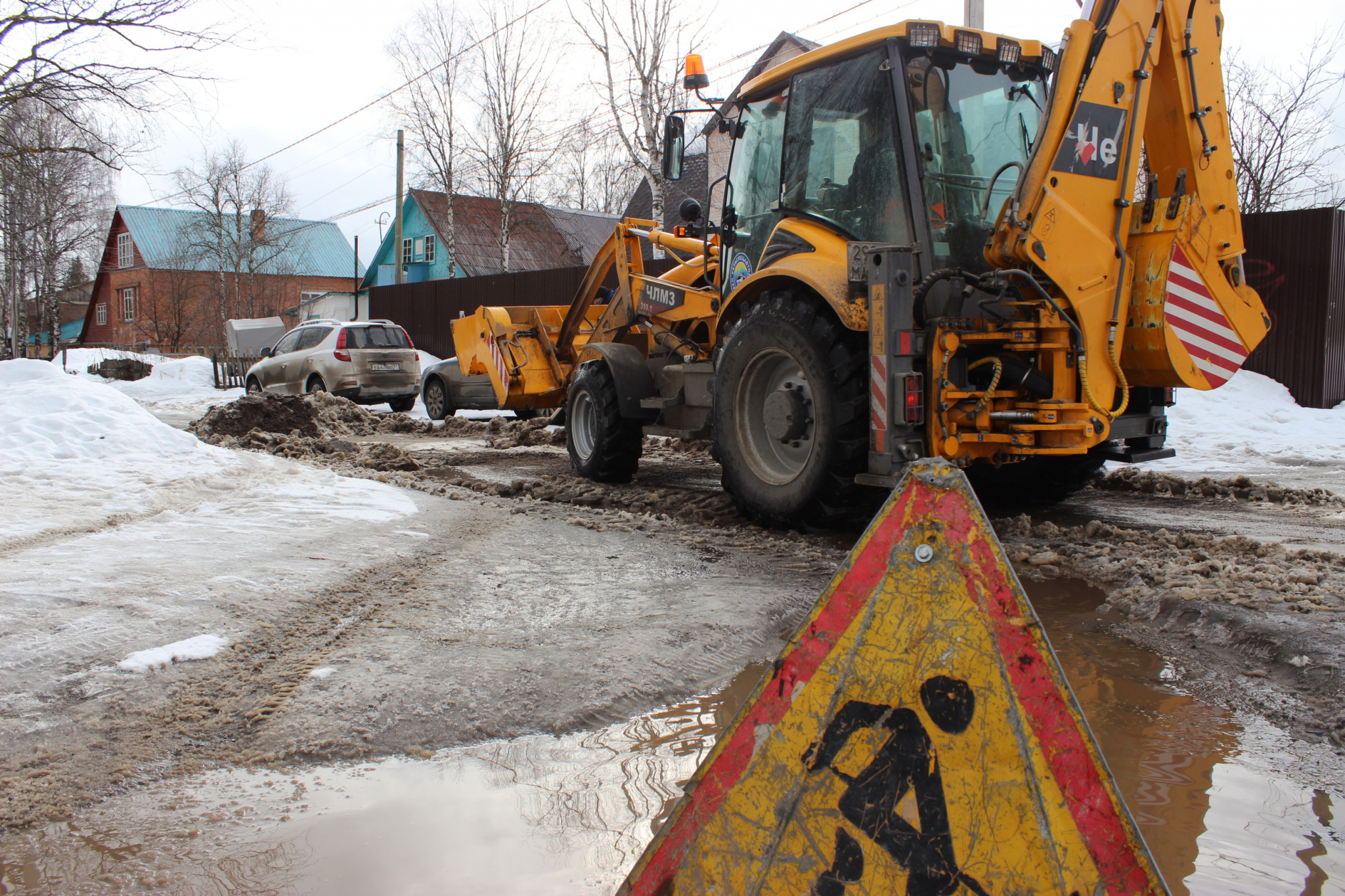 "Тротуары сейчас чистятся в ежедневном режиме!": в Ухте прошел рейд по уборке снега