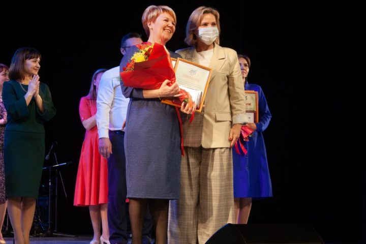 Педагогом года в Коми стала Нина Евсеева,  учитель из Сосногорска