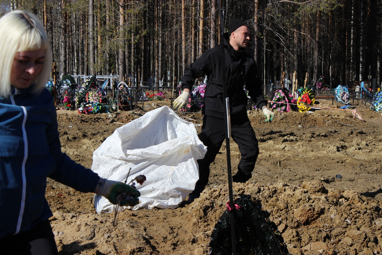 Небезразличные люди из Сосногорска чтят память о погибших людях